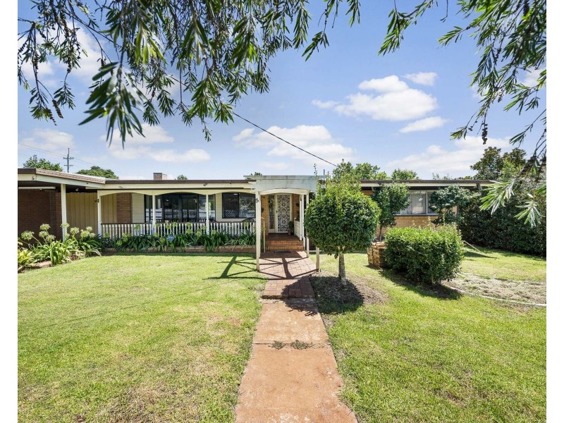 5 Evans Street, South Toowoomba QLD 4350