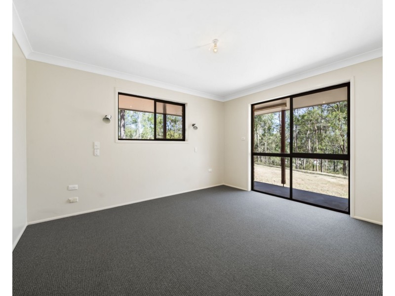 196 Koreelah Street, Upper Lockyer QLD 4352