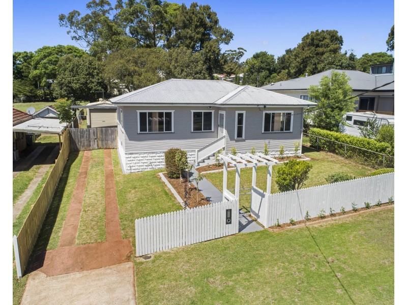 16 Norah Street, Centenary Heights QLD 4350