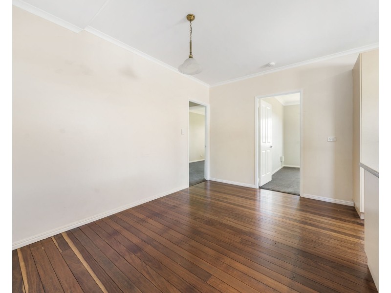 16 Norah Street, Centenary Heights QLD 4350