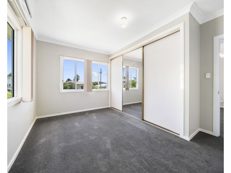 16 Norah Street, Centenary Heights QLD 4350