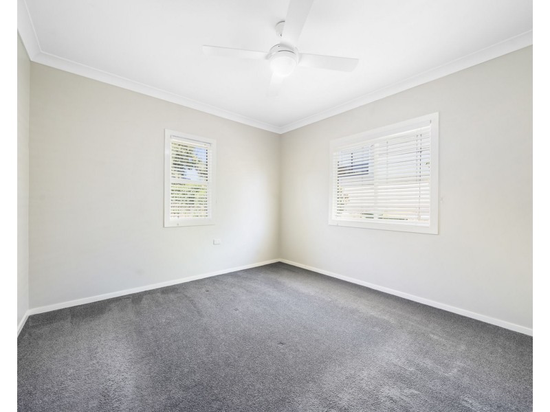 16 Norah Street, Centenary Heights QLD 4350