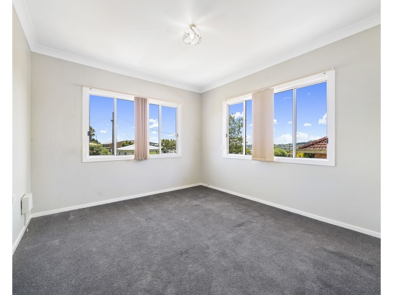 16 Norah Street, Centenary Heights QLD 4350