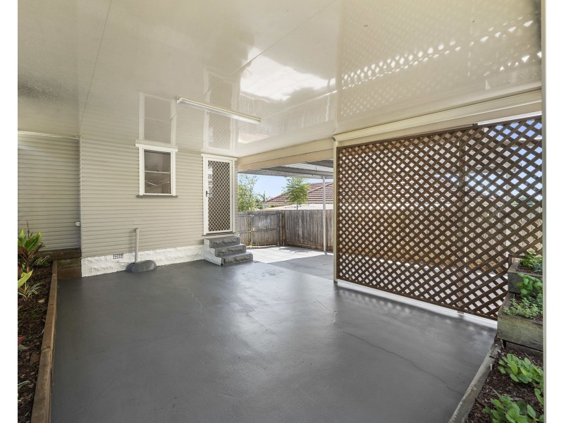16 Norah Street, Centenary Heights QLD 4350