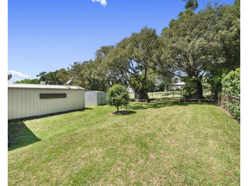 16 Norah Street, Centenary Heights QLD 4350