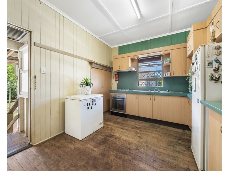 11 Albert Lane, Newtown QLD 4350