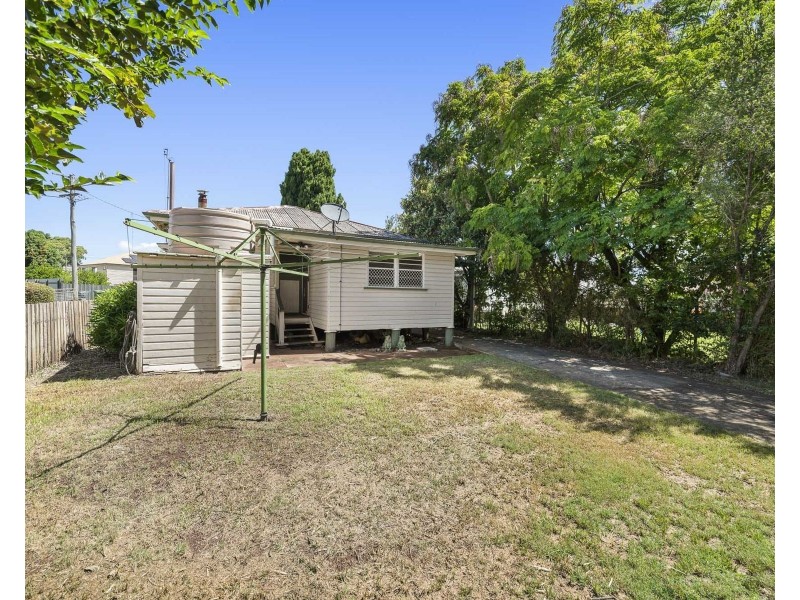 11 Albert Lane, Newtown QLD 4350