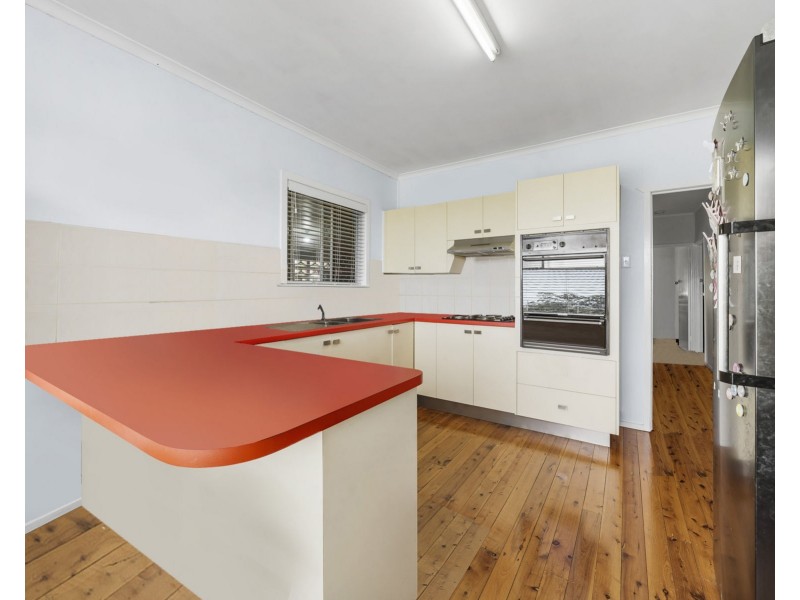 39 Martini Street, Mount Lofty QLD 4350