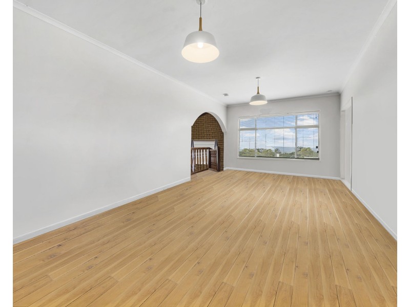 39 Martini Street, Mount Lofty QLD 4350