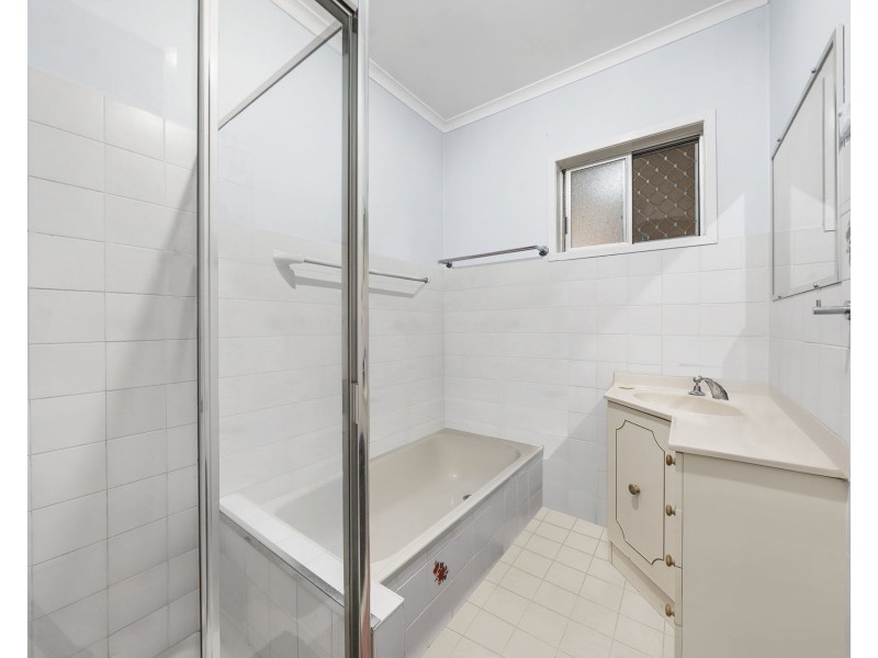 39 Martini Street, Mount Lofty QLD 4350