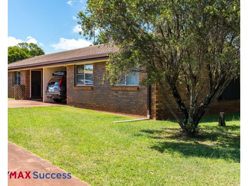 1/8 Marigold Street, Centenary Heights QLD 4350