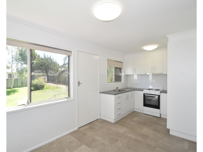 19 Coates Street, Centenary Heights QLD 4350