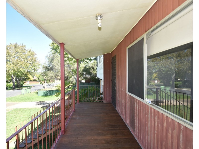 19 Coates Street, Centenary Heights QLD 4350