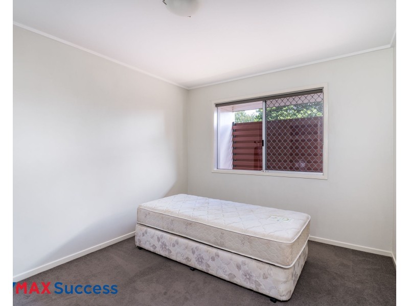 4/267A Geddes Street, Centenary Heights QLD 4350