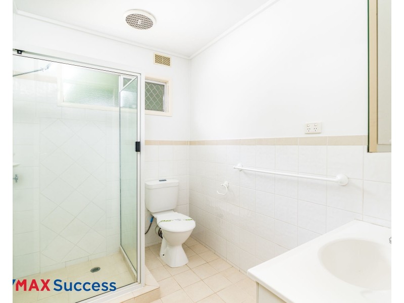 4/267A Geddes Street, Centenary Heights QLD 4350