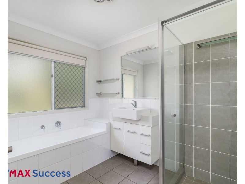 7 Alpine Court, Cranley QLD 4350