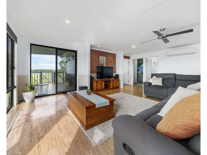 11 Lynda Court, Glencoe QLD 4352