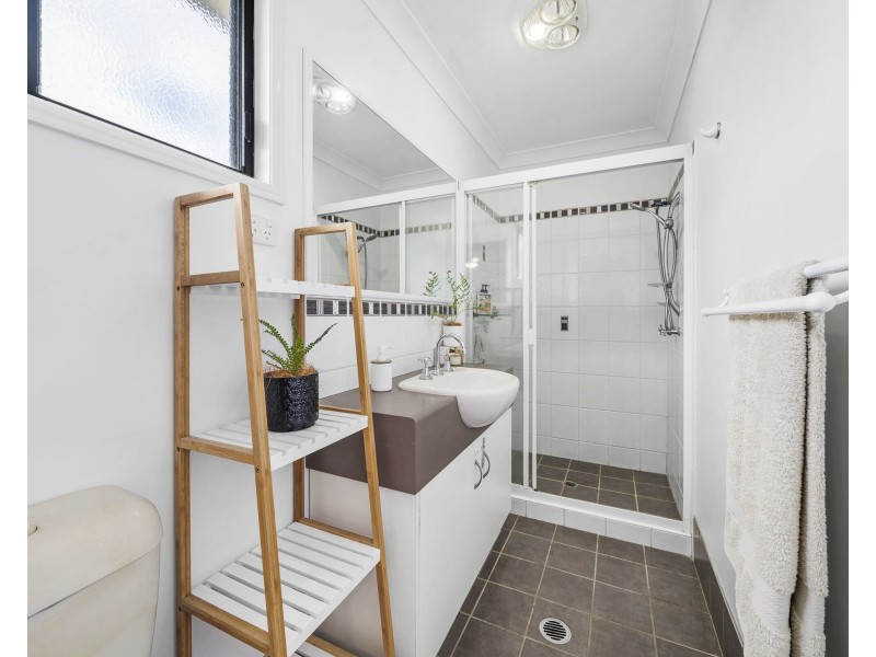 11 Lynda Court, Glencoe QLD 4352