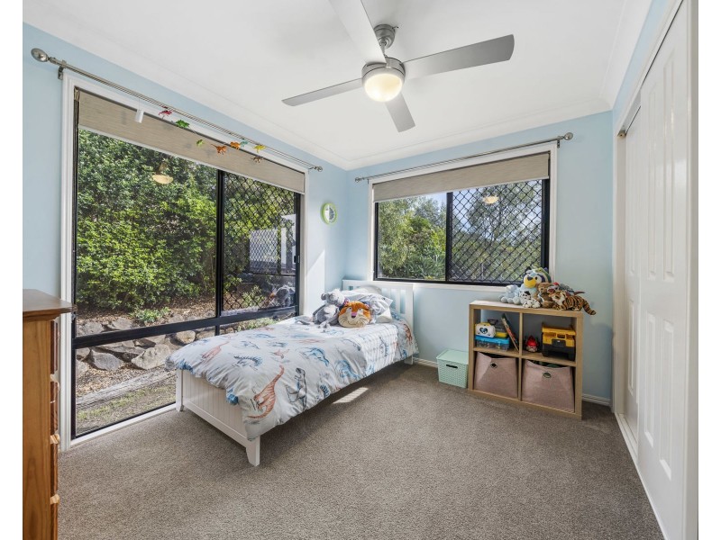 11 Lynda Court, Glencoe QLD 4352