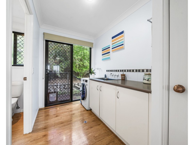 11 Lynda Court, Glencoe QLD 4352