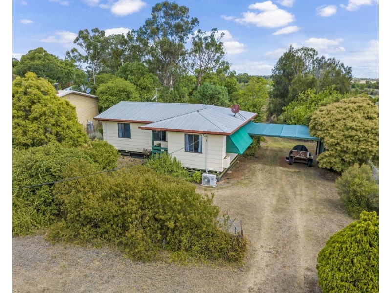 28 Hartwig Street, Goombungee QLD 4354