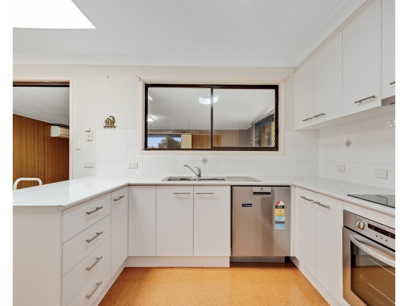 9 Bischof Street, Wilsonton Heights QLD 4350