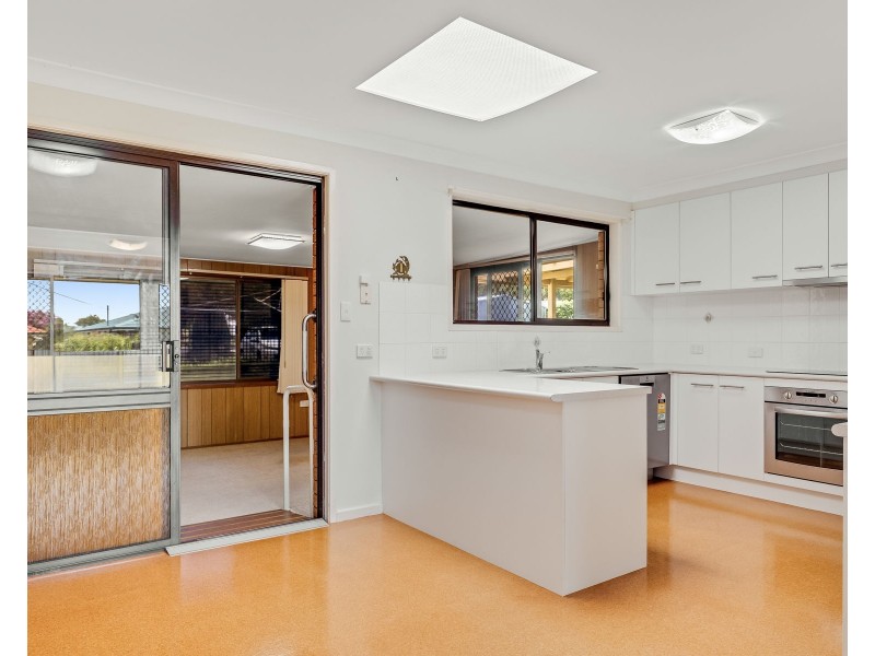 9 Bischof Street, Wilsonton Heights QLD 4350