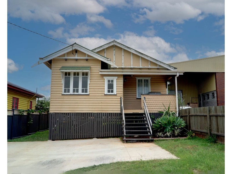 9 Newington Street, North Toowoomba QLD 4350