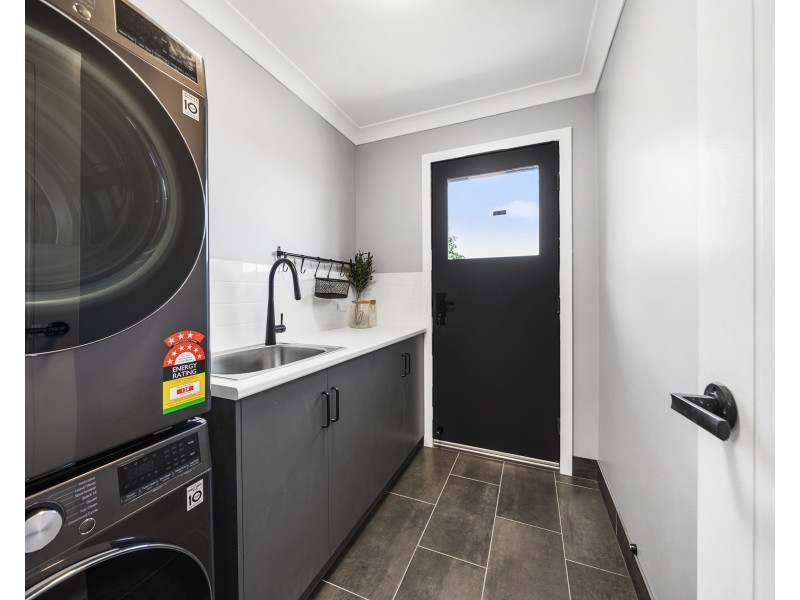 14 Messines Street, Harlaxton QLD 4350