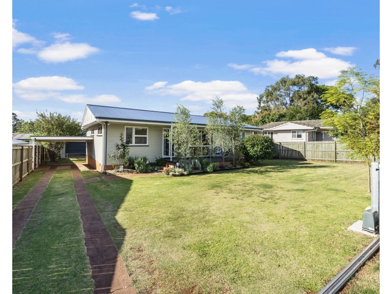 7 Hanlon Street, Newtown QLD 4350