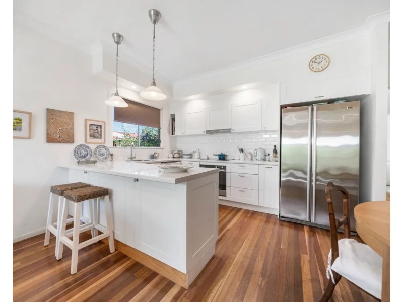 167 Campbell Street, Newtown QLD 4350