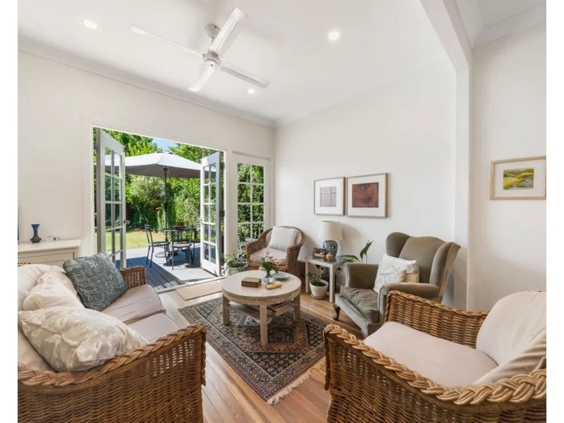 167 Campbell Street, Newtown QLD 4350