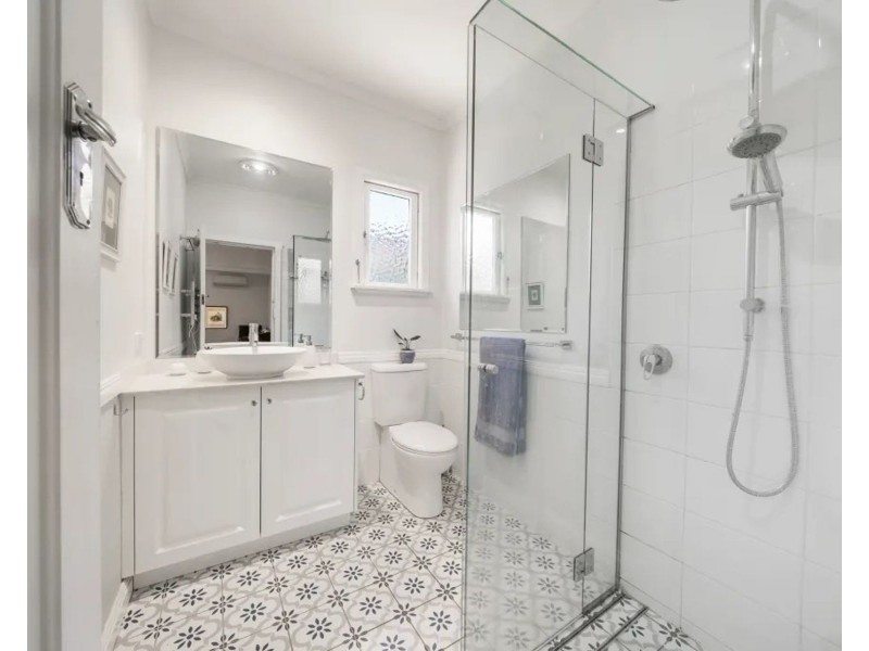 167 Campbell Street, Newtown QLD 4350