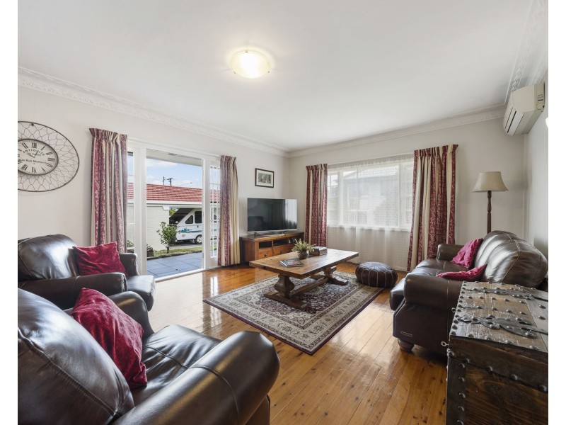 3 Lockhart Court, Harristown QLD 4350