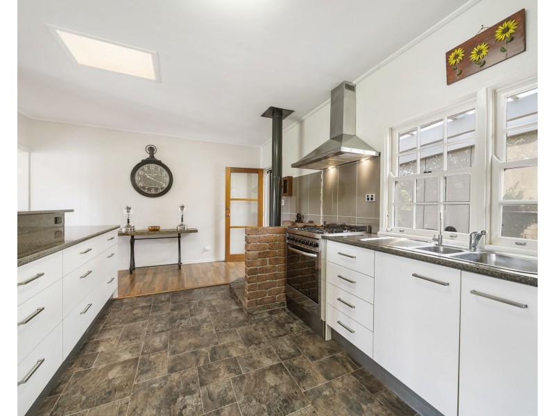 3 Lockhart Court, Harristown QLD 4350