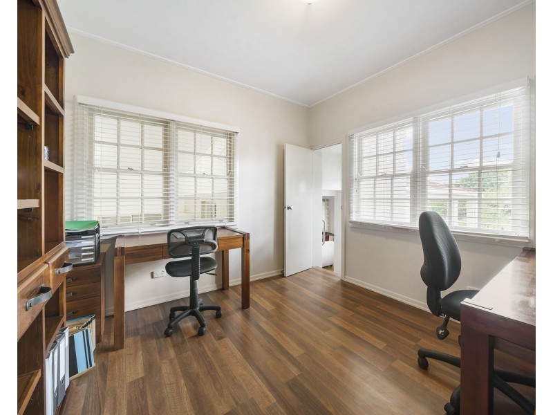 3 Lockhart Court, Harristown QLD 4350