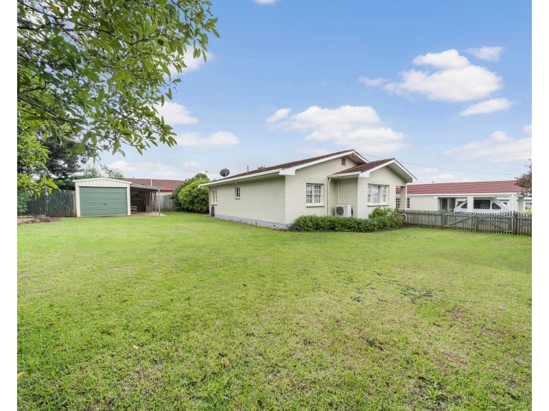 3 Lockhart Court, Harristown QLD 4350