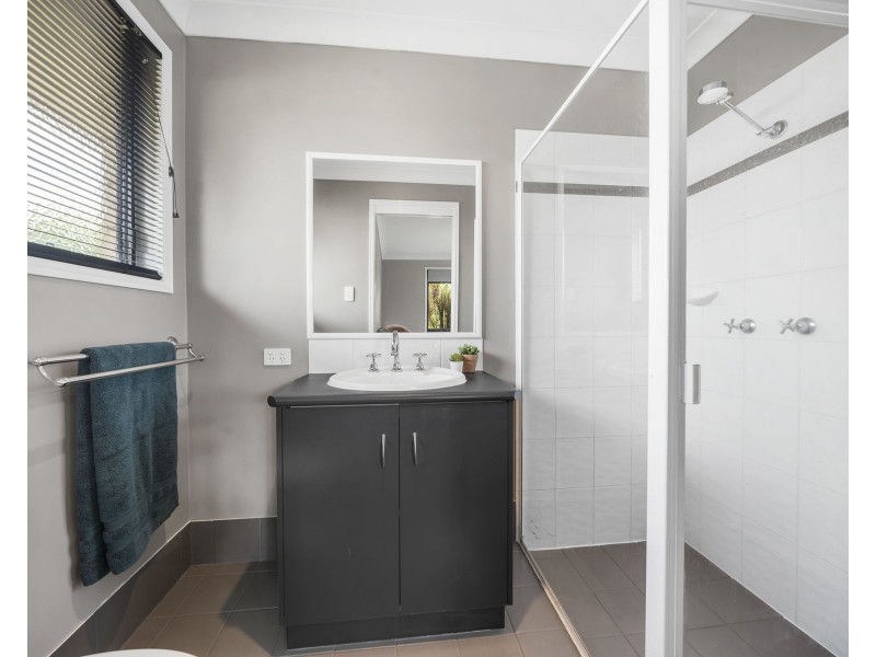 12 Rogers Drive, Highfields QLD 4352