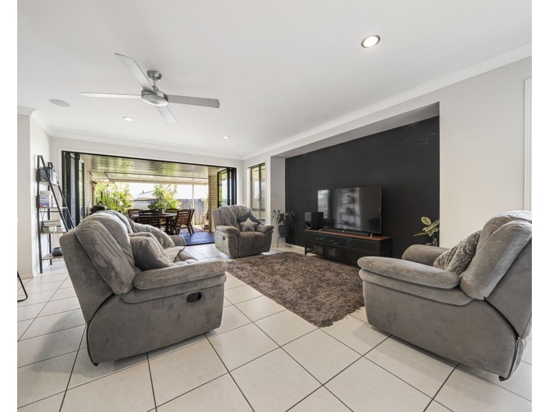 627 Hume Street, Kearneys Spring QLD 4350