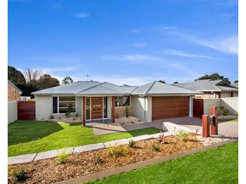 33 Lorraine Crescent, Centenary Heights QLD 4350