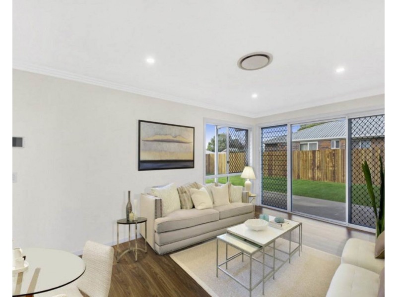 33 Lorraine Crescent, Centenary Heights QLD 4350