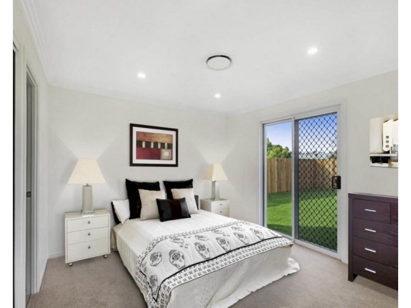 33 Lorraine Crescent, Centenary Heights QLD 4350