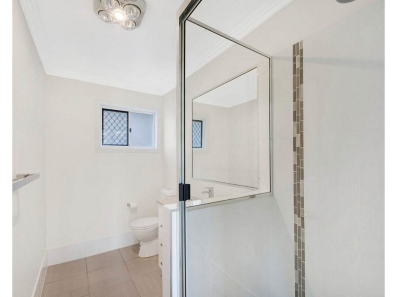 33 Lorraine Crescent, Centenary Heights QLD 4350