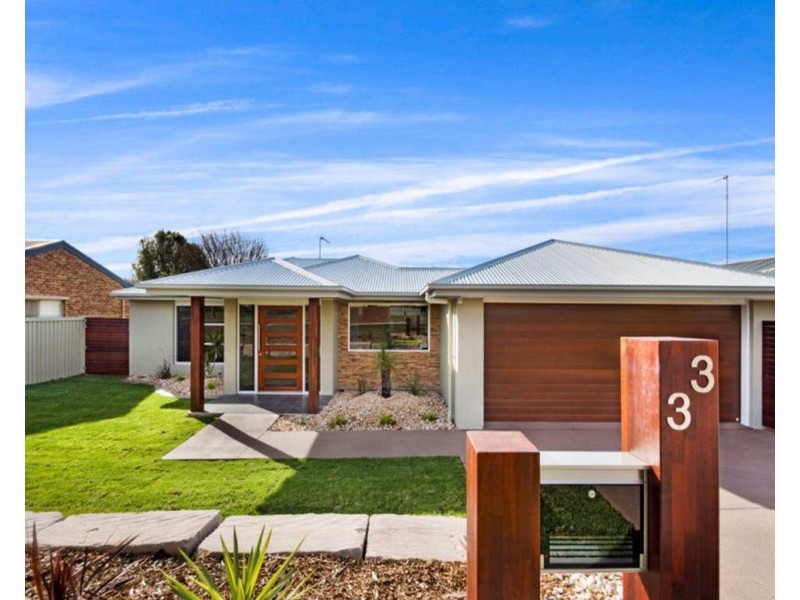 33 Lorraine Crescent, Centenary Heights QLD 4350