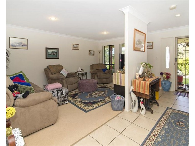 12 Highland Park Road, Meringandan West QLD 4352