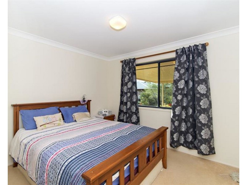 12 Highland Park Road, Meringandan West QLD 4352