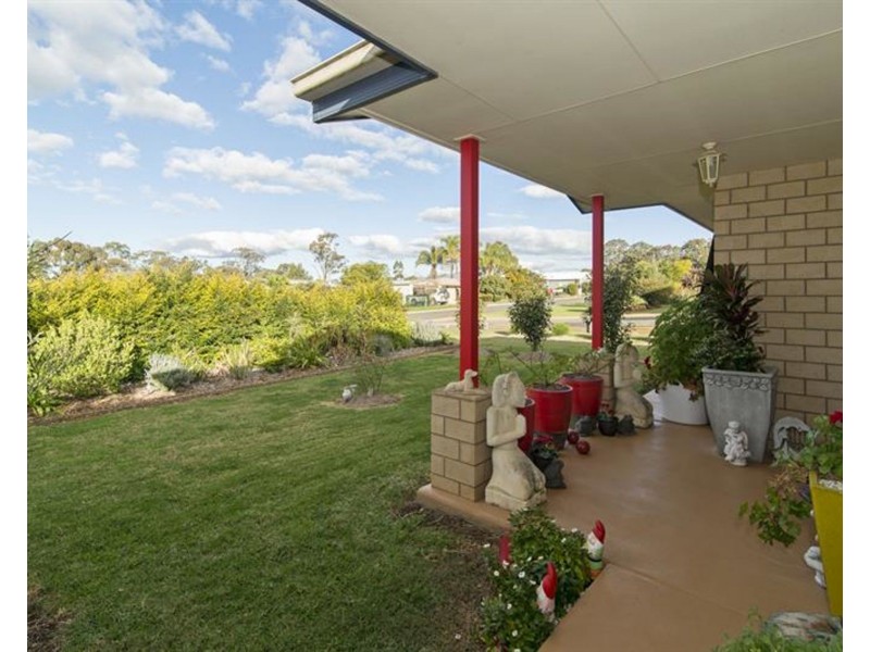 12 Highland Park Road, Meringandan West QLD 4352