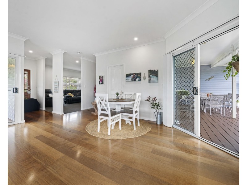 1 Belmore Drive, Withcott QLD 4352