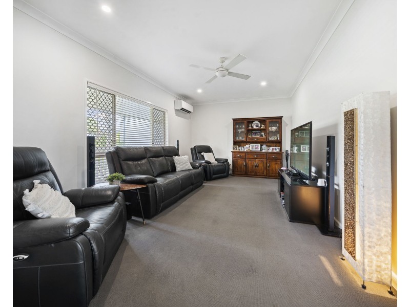 1 Belmore Drive, Withcott QLD 4352