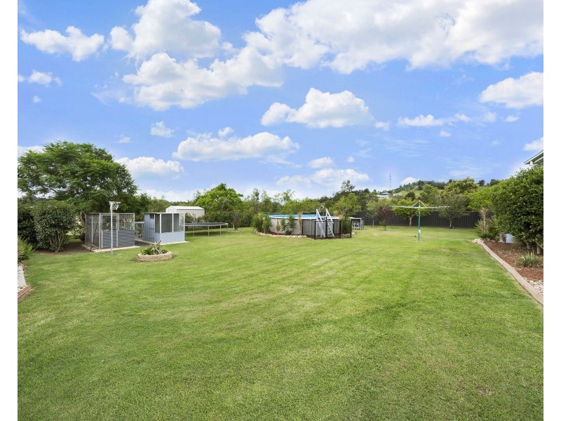 1 Belmore Drive, Withcott QLD 4352